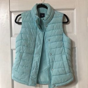 Gap puffer vest size XS, light blue